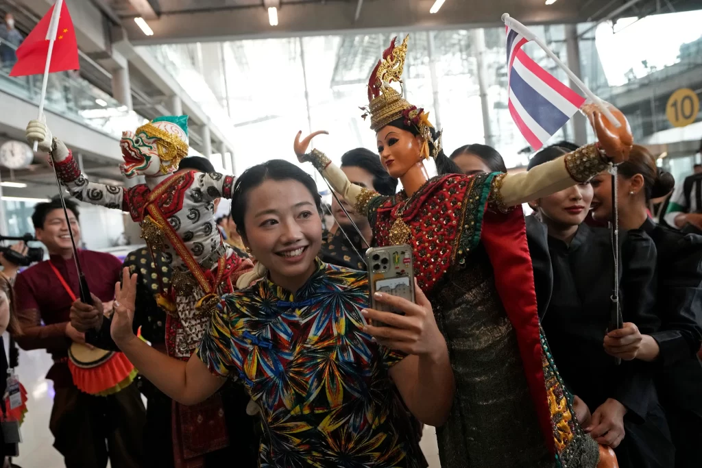 تھائی لینڈ اور چین کا مارچ 2024 سے ویزا شرائط ختم کرنے کا اعلان