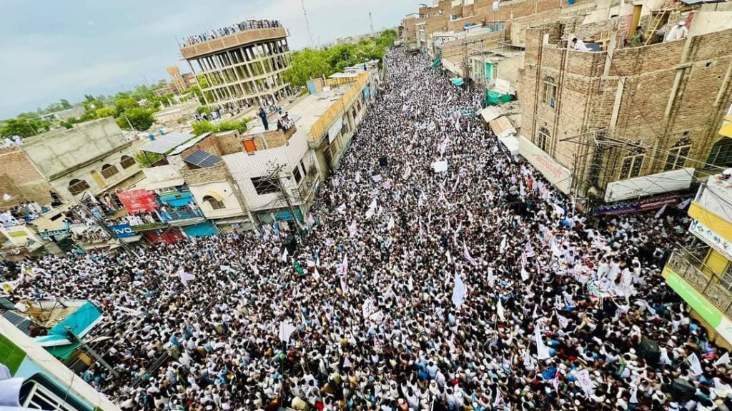 Bannu firing during dharna, 4 people killed, 16 injured