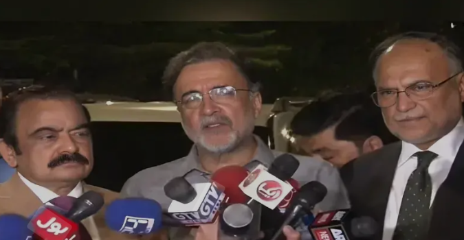 آزاد کشمیر میں حکومت کی تبدیلی، مسلم لیگ ن نے پیپلز پارٹی کی حمایت کا اعلان کردیا Change of government in Azad Kashmir, PML-N announces support for PPP