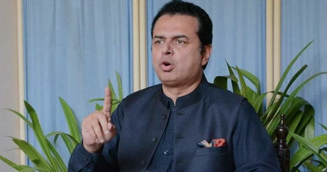 خیبرپختونخوا حکومت کسی سزا یافتہ شخص کی مشاورت پر چلانا آئین کی خلاف ورزی ہے، وزیر مملکت طلال چودھری Running the Khyber Pakhtunkhwa government on the advice of a convicted person is a violation of the constitution, says Minister of State Talal Chaudhry