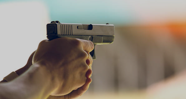 بنوں میں شادی کی تقریب کے دوران 2 گروپوں میں فائرنگ، 3 افراد جاں بحق، 8 زخمی Firing between two groups during a wedding ceremony in Bannu, 3 people killed, 8 injured