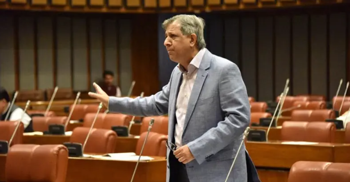 کابینہ کی منظوری کے بعد 27ویں آئینی ترمیم کا بل سینیٹ میں پیش، قائمہ کمیٹی کے سپرد After cabinet approval, the 27th Constitutional Amendment Bill was presented in the Senate and referred to the Standing Committee.