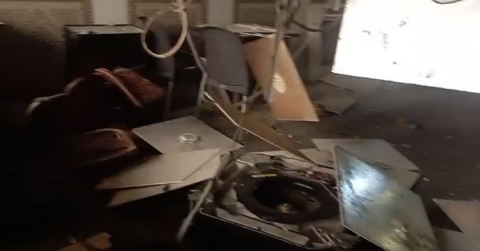 سپریم کورٹ کی کینٹین میں گیس سلنڈر پھٹنے سے زوردار دھماکہ، 4 افراد زخمی A powerful explosion occurred in the Supreme Court canteen due to a gas cylinder explosion, 4 people were injured.