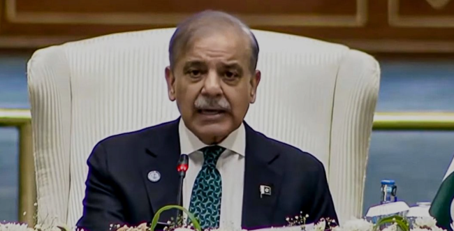 شہباز شریف کی 27 ویں ترمیم میں وزیراعظم کو استثنیٰ دینے کی ترمیم واپس لینے کی ہدایت Shahbaz Sharif's directive to withdraw the amendment granting immunity to the Prime Minister in the 27th Amendment