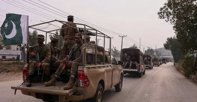 خیبر پختونخوا میں کارروائیاں جاری، مختلف علاقوں میں مزيد 7 دہشتگرد ہلاک Operations continue in Khyber Pakhtunkhwa, 7 more terrorists killed in different areas