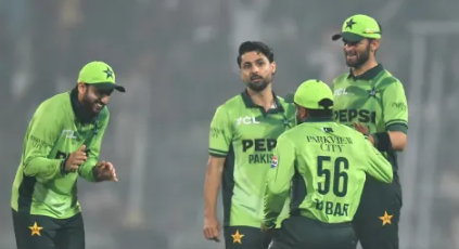 پہلا ون ڈے: پاکستان نے جنوبی افریقہ کو 2 وکٹوں سے شکست دیدی First ODI: Pakistan beat South Africa by 2 wickets