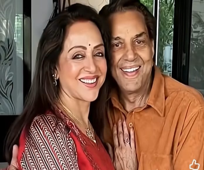 آنجہانی دھرمیندر کی موت کے بعد انکی سالگرہ کے موقع پہ ھیمامالینی کا دور بھر پیغام۔۔۔۔ “After the passing of the late Dharmendra, Hema Malini shared a heartfelt message on the occasion of his birthday.”