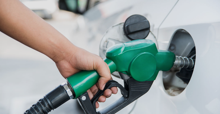 ڈیزل کی قیمت میں بڑی کمی اور پٹرول کے نرخ برقرار رکھنے کا اعلان Big reduction in diesel prices and petrol prices will remain unchanged