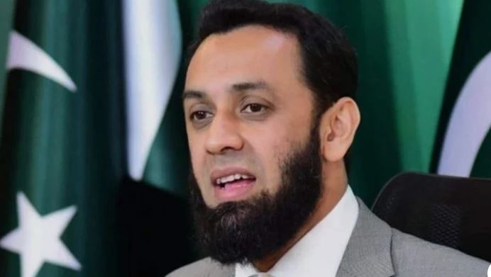 عمران خان کی پمز ہسپتال منتقلی، آنکھوں کا معائنہ، دوبارہ اڈیالہ جیل منتقل Imran Khan undergoes 20-minute eye examination at PIMS hospital