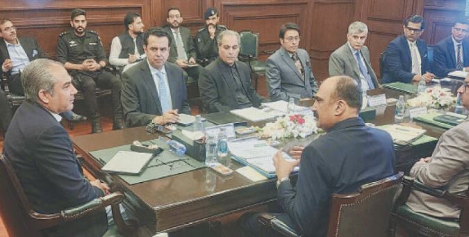 وزیر داخلہ محسن کی نادرا کو غیر قانونی غیر ملکیوں کی بے دخلی میں مدد کی ہدایت Naqvi orders NADRA to assist in deportation of illegal foreigners