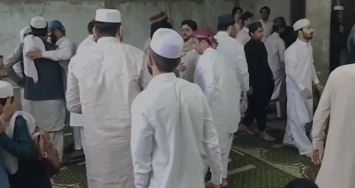 شوال کا چاند نظر آگیا، ملک بھر میں عید الفطر کل بروز ہفتہ منائی جائے گی Shawwal moon sighted, Eid-ul-Fitr to be celebrated across the country tomorrow, Saturday