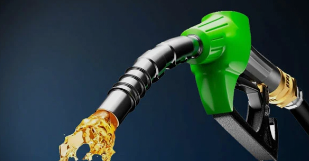 حکومت نے پٹرولیم مصنوعات کی قیمتوں میں کمی کا اعلان کردیا The government announced a reduction in the prices of petroleum products.
