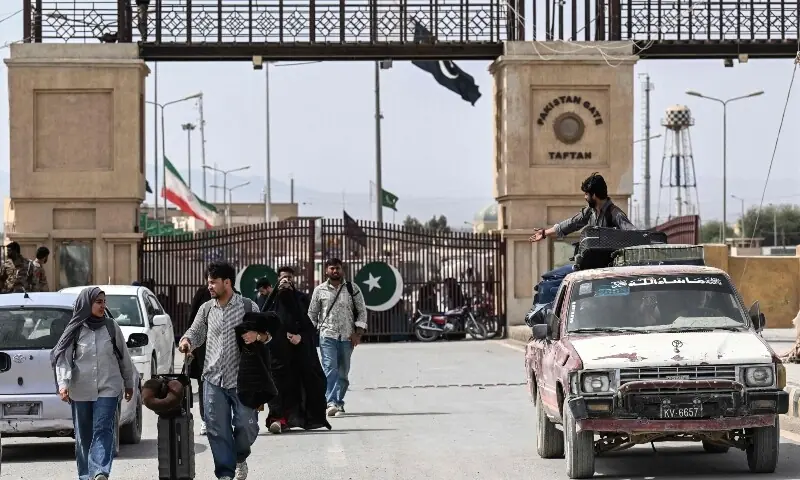 پاکستانی تاجروں کے لیے خوشخبری، تفتان بارڈر پر پاک ایران تجارتی ویزا بحال