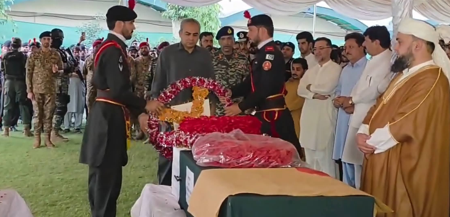 پشاور: حسن خیل میں دہشتگردوں سے مقابلے میں 6 ایف سی اہلکار شہید Peshawar: 6 FC personnel martyred in encounter with terrorists in Hassan Khel