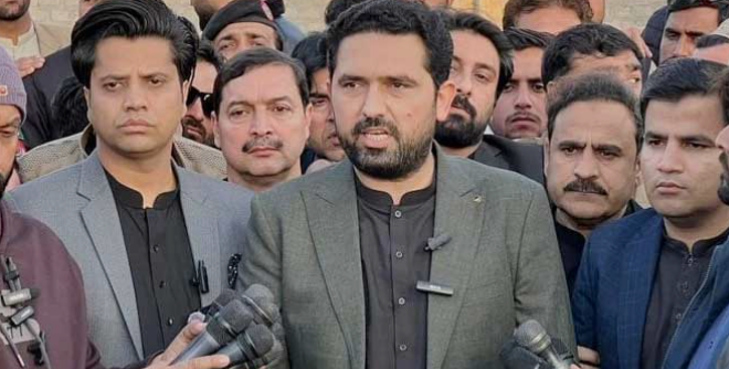 ریاستی اداروں کے خلاف سنگین الزامات کے کیس میں اہم پیشرفت،وزیراعلیٰ خیبر پختونخوا کو گرفتار کرنے کا حکم order to arrest the Chief Minister of Khyber Pakhtunkhwa