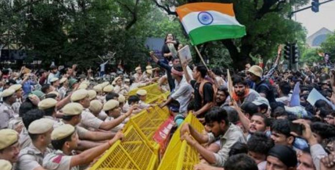 بھارت میں جین زی احتجاجی تحریک میں شدت، مودی حکومت شدید تنقید کی زد میں India’s Gen Z protest movement intensifies as opposition targets Modi government