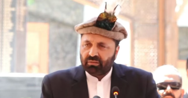 امجد حسین ایڈووکیٹ نے گلگت بلتستان کے نئے وزیراعلیٰ کے عہدے کا حلف اٹھالیا Advocate Amjad Hussain has taken the oath of office as the new Chief Minister of Gilgit-Baltistan.
