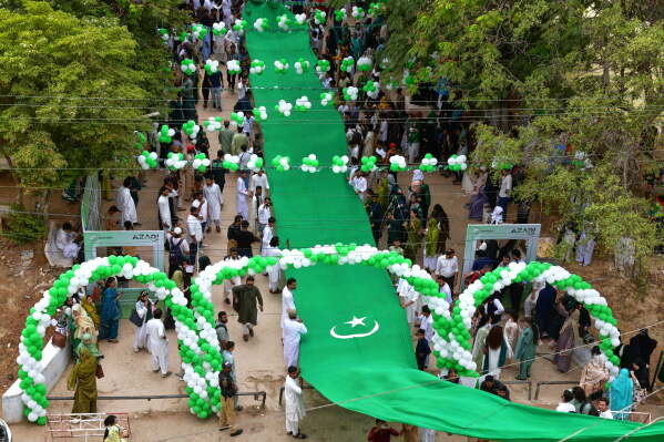 ملک بھر میں 79واں یومِ آزادی ملی جوش و جذبے سے منایا جا رہا ہے