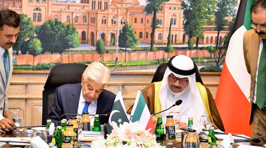 پاکستان کی مسلح افواج کویتی فوج کی تربیت و سرحدی دفاع میں معاونت کیلئے معاہدے پر دستخط Pakistan Armed Forces sign agreement to train Kuwaiti army and assist in border defense