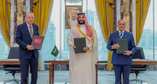 پاکستان، سعودی عرب، ترکیہ دفاعی معاہدے کے تحت پہلا اجلاس کل استنبول میں ہوگا The first meeting under the defense agreement between Pakistan, Saudi Arabia, and Türkiye will be held in Istanbul tomorrow.