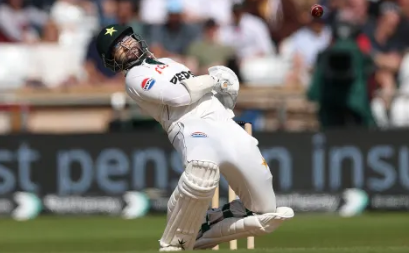 لیڈز ٹیسٹ میں انگلینڈ نے پاکستان کو ایک اننگز اور 103 رنز سے شکست دے دی England defeated Pakistan by an innings and 103 runs in the Leeds Test.