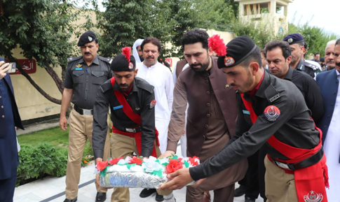 کبل خودکش حملے میں شہداء کی تعداد 17 ہوگئی، وزیراعلیٰ اور آئی جی پولیس کا دورہ، جے آئی ٹی تشکیل دینے کا اعلان Death toll in Kabal suicide attack rises to 17; Chief Minister and IG Police visit the site and announce the formation of a JIT