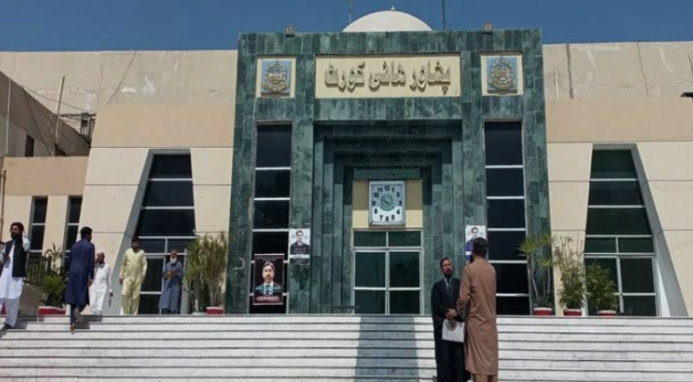 پشاور ہائیکورٹ نے دو سابق افغان جرنیلوں کی پاکستان میں عارضی قیام کیلئے دائر درخواستیں خارج کردیں The Peshawar High Court dismissed the petitions filed by two former Afghan generals seeking temporary stay in Pakistan