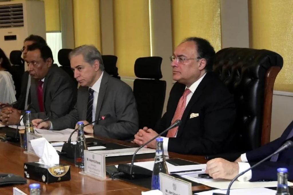 پاسکو اور یوٹیلیٹی سٹورز کارپوریشن کی بندش کے عمل میں پیش رفت کا جائزہ لینے کے لیے وزیر خزانہ سینیٹر محمد اورنگزیب کی زیرصدارت اجلاس