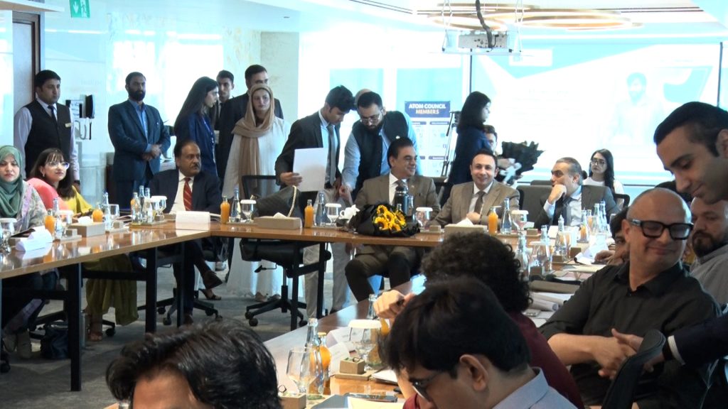 ایٹم کونسل کا سمپوزیم: میڈیا کی تعلیم اور نشریاتی صنعت کے درمیان فرق کم کرنے کی کوشش