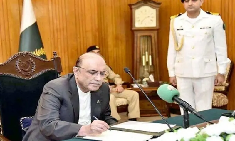 صدر مملکت نے خیبرپختونخوا میں ایمرجنسی اور گورنر راج کے نفاذ کی منظوری دیدی President approves imposition of emergency and Governor's rule in Khyber Pakhtunkhwa