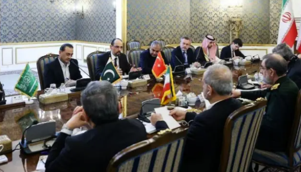 پاکستان،سعودی عرب،ترکیہ اور ایران کا مذاکرات جاری رکھنے پر اتفاق، چار فریقی اجلاس کا اعلامیہ جاری Pakistan, Saudi Arabia, Turkey, and Iran agree to continue talks; declaration from the four-party meeting issued.
