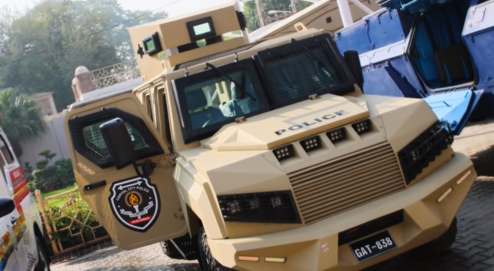 خیبر پختونخوا پولیس کو جدید اے پی سیز اور ایمبولینسز افسران کے حوالے Handover of modern APCs and ambulance officers to Khyber Pakhtunkhwa Police